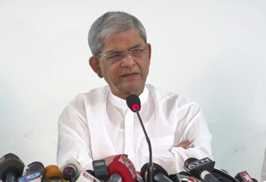 বাংলাদেশ শিক্ষক-কর্মচারী ঐক্য জোট আয়োজিত শিক্ষক মহাসমাবেশে বক্তব্য দেন বিএনপির মহাসচিব মির্জা ফখরুল ইসলাম আলমগীর। আজ মঙ্গলবার রাজধানীর সোহরাওয়ার্দী উদ্যানে